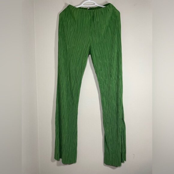 Zara Set Blogger’s Favourite Green Button Down Shirt and Pants - Picture 10 of 15
